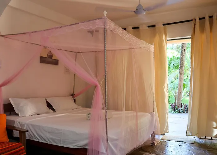 Tradewinds Lodge